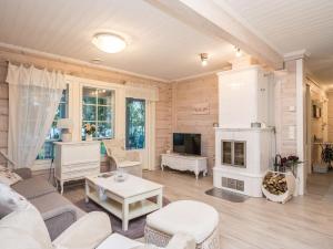 Holiday Home Tyssinniemi by Interhome