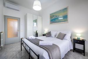 YD Bright 2 Bedrooms, Equipped Kitchen