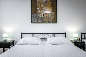 YD Bright 2 Bedrooms, Equipped Kitchen