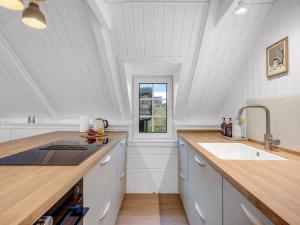 Holiday Home Gunhwat - 350m to the fjord by Interhome