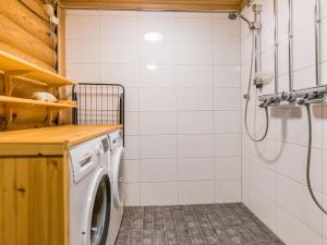 Holiday Home Pyhäkolo by Interhome