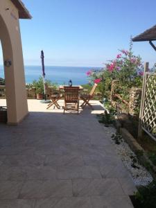 Zenith villa within walking distance of the sea