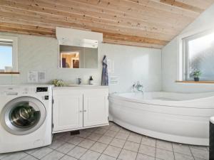 Holiday Home Øde - 350m from the sea by Interhome