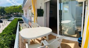 La mer au bout de la rue , appartement centre Platja dAro