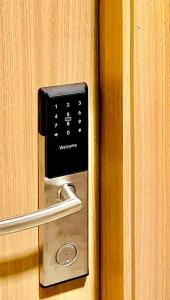 Scandi-Style & Organic condo Shore 3 MOA