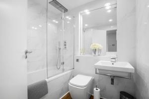 Modern Luxe 1 Bedroom Apartment with central location