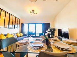 Central city 2 bedroom apartment with terrace and parking