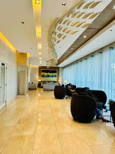 Scandi-Style & Organic condo Shore 3 MOA