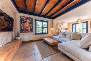 Luxurious 6-Bedroom Villa with Private Pool in Alicante