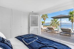 Luxurious 5-Bedroom Villa with Sea View in Saint-Tropez