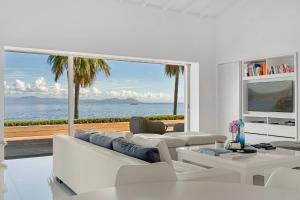 Luxurious 5-Bedroom Villa with Sea View in Saint-Tropez