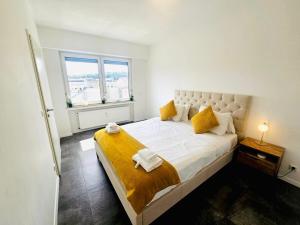 Bright 1 bedroom with a private terrace