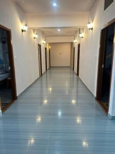 The Royal Palace & KGN Rooms & Restaurants