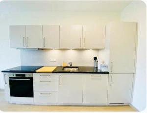 Contemporary 1 bedroom with parking