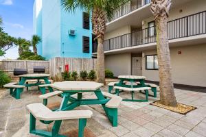 Moondrifter 804 - Sleeps 6 - 2 BR 2 BA with bunks