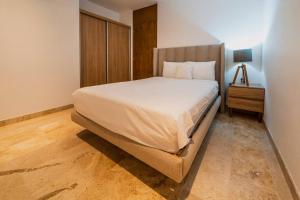 2 Bedroom Condo with Pool, Gym - At Ipana Condos, Icaro