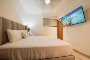 2 Bedroom Condo with Pool, Gym - At Ipana Condos, Icaro