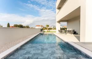 Luxury Villa for 12 people with heated pool - by TA Leut Agency