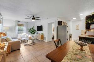 Cottage 2 on Penn - With Pool