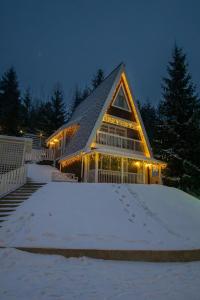 Freeman-3b - двоповерховий апартамент у котеджі з альтанкою та грилем для 6 гостей