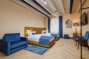 Oysters & Bubbles Gastro Hotel. Rynok square