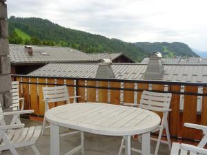 Appartement Lumineux aux Gets - 3 Pièces, 6 Pers, Balcon, Parking, WiFi, Près des Commerces et Pistes - FR-1-802-31