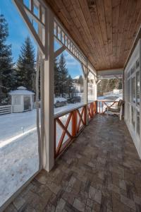 Freeman-4b - двоповерховий апартамент у котеджі з альтанкою та грилем для 6 гостей