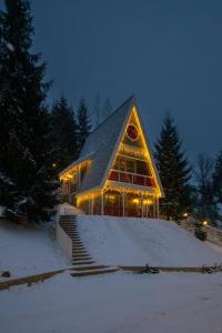 Freeman-4b - двоповерховий апартамент у котеджі з альтанкою та грилем для 6 гостей