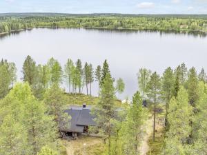 Holiday Home Lumikenttien kutsu by Interhome