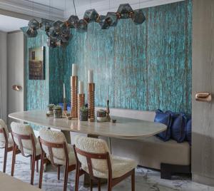 Magnificent Chelsea town house with private garden and garage