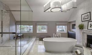 Magnificent Chelsea town house with private garden and garage