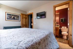 Treehouse at Canyon Lodge Walk to Slopes