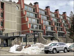 Treehouse at Canyon Lodge Walk to Slopes