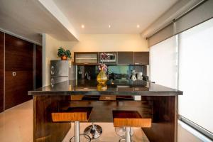 2 Bedroom Condo in center of downtown - Loft 201