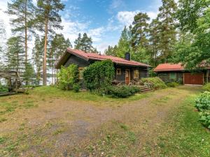 Holiday Home Metsä-iivari by Interhome