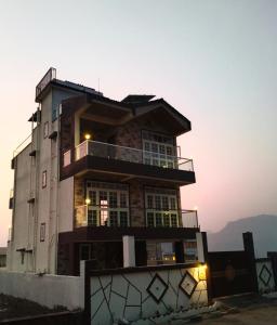 Devs Villa Amansara above the sky