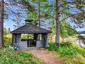 Holiday Home Metsäneuvos by Interhome