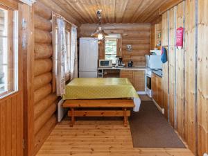Holiday Home Metsäneuvos by Interhome