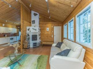 Holiday Home Jerisrannantie 7 by Interhome