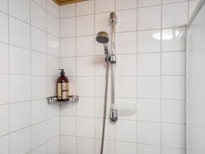 Holiday Home Point vale 1 as 6 by Interhome