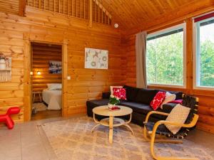 Holiday Home Karhu by Interhome