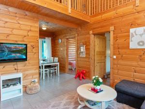 Holiday Home Karhu by Interhome