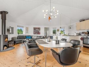 Holiday Home Glenda - 2-1km from the sea by Interhome