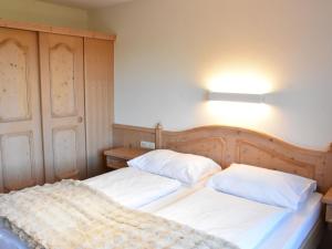 Apartment Hochfeld-3 by Interhome