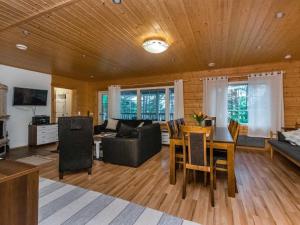 Holiday Home Kuutti by Interhome