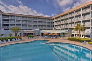 Walk to Beach Hilton Head Resort Condo with Pools!