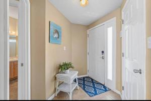 Beach 2-bedroom 1st Floor Pool Golf