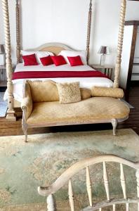 Cozy 3 of 5 Apartment Penthouse in the Heart of Ochi