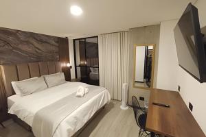 Epic Suite 514 Family Deluxe 2 Room 5P Airport