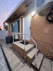 Cozy Miami Studio 5 Min to MIA Free Parking